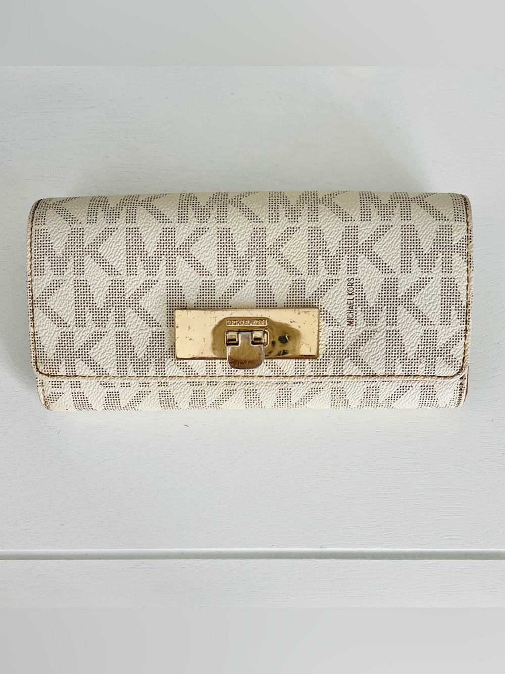 Michael Kors Callie Carryall monogrammed coated canvas handbag in vanilla Wallet